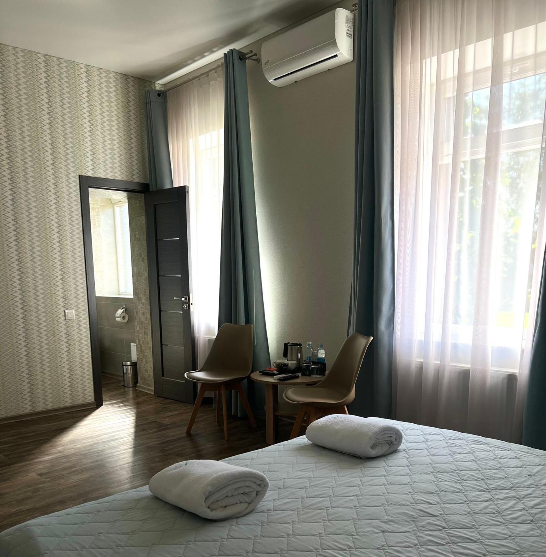 Hotel Dozari Korostyshiv Екстериор снимка