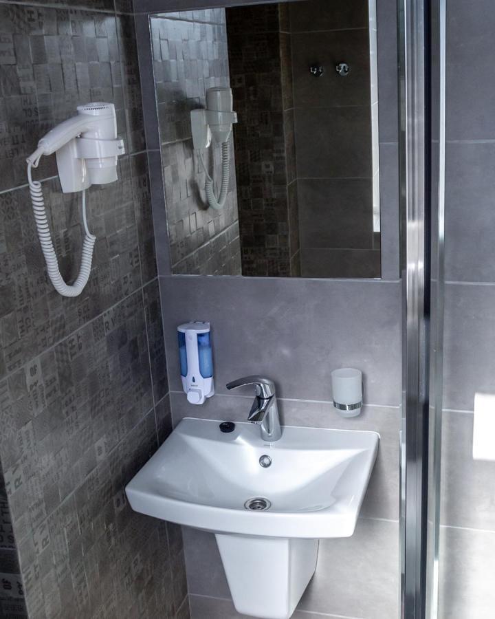 Hotel Dozari Korostyshiv Екстериор снимка
